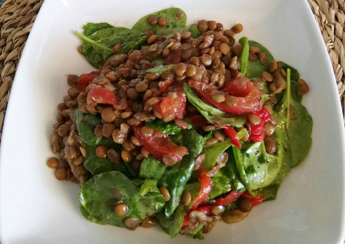 Ensalada de lentejas con verduras asadas