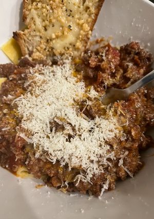 A picture of Bolognese Sauce.