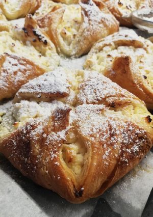 Túrós batyu leveles tésztából recept fotója