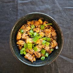 A picture of Spicy honey garlic tofu.