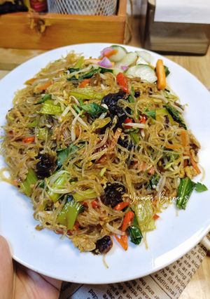 Foto resep Pad Thai (Bihun Goreng Thailand) versi lokal