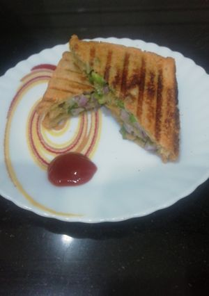 A picture of Ahemdabadi 3-layered Sandwich.