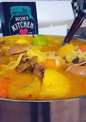 A picture of Squash vegetable soup.