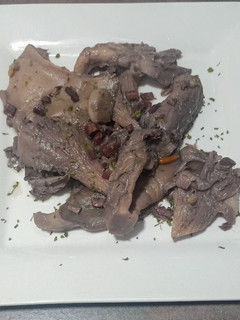 Una foto de Setas de cardo al vino tinto