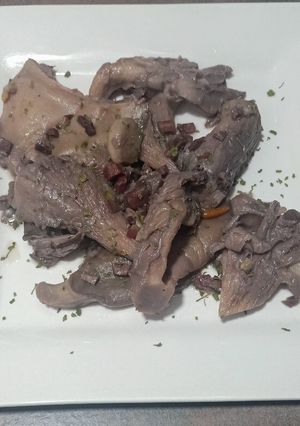 Una foto de Setas de cardo al vino tinto