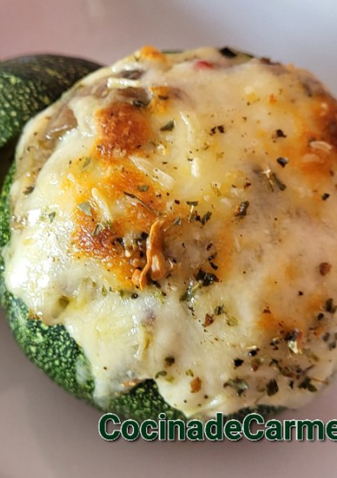 Una foto de Calabacín relleno gratinado