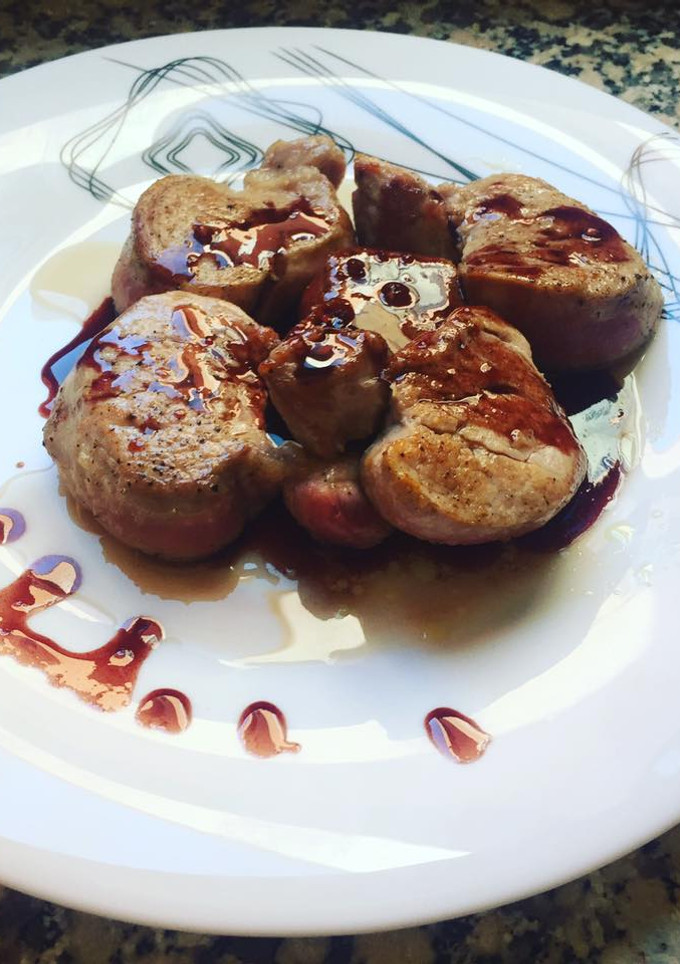 Una foto de Solomillo con reducción de vino tinto