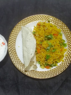 તવા પુલાવ (Tava Pulao Recipe In Gujarati) રેસીપી મુખ્ય ફોટો