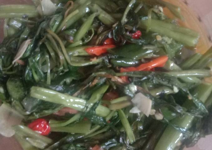 Tumis kangkung pedas