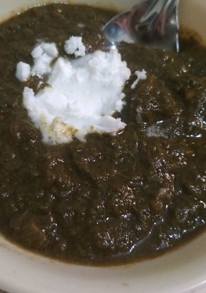 A picture of Sarso ka saag.