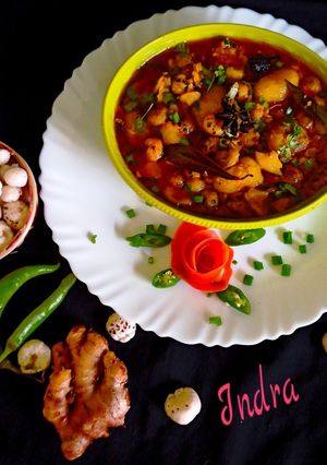 मखाने आलू की शाही सब्जी (makhane aloo ki shahi sabzi recipe in Hindi) रेसिपी मुख्य फोटो
