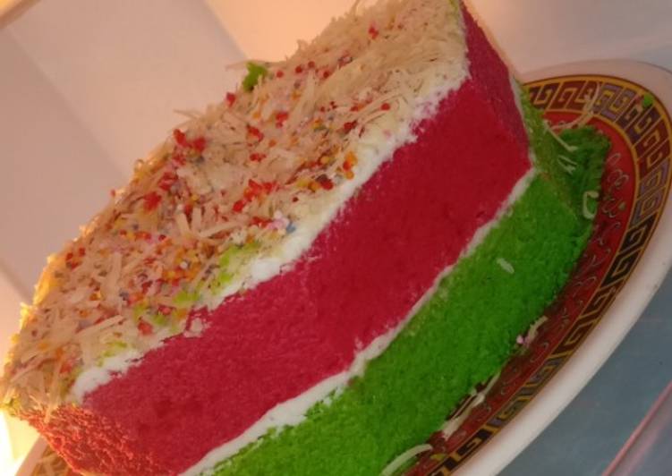 Bolu pandan lapis merah