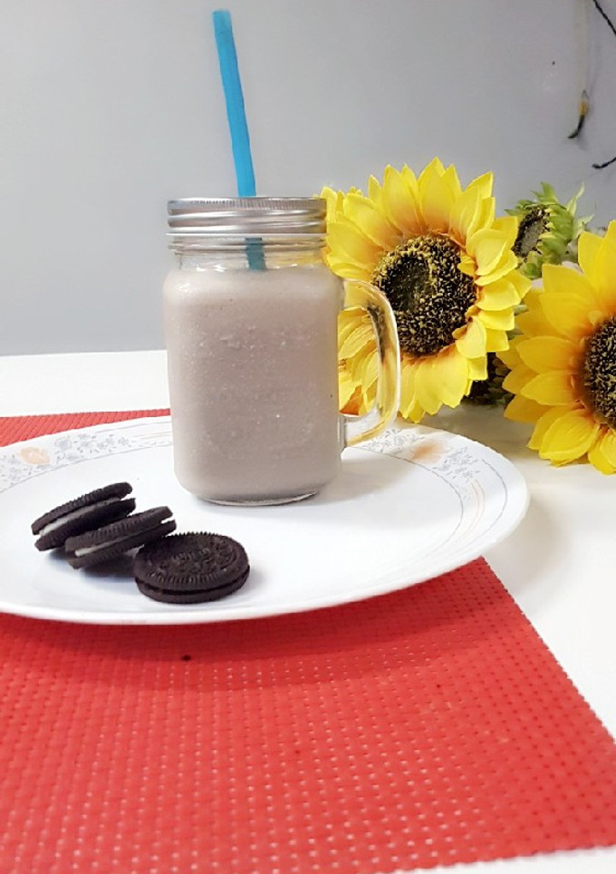A picture of Oreo Shake.