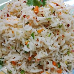 A picture of Garlic fried rice.