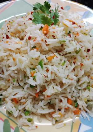 A picture of Garlic fried rice.