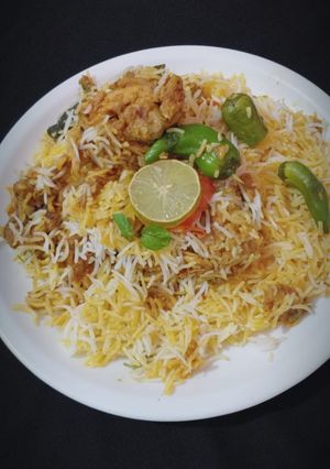 A picture of Chicken biryani.