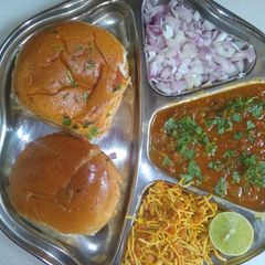 A picture of Mumbai Style Pav Bhaji.