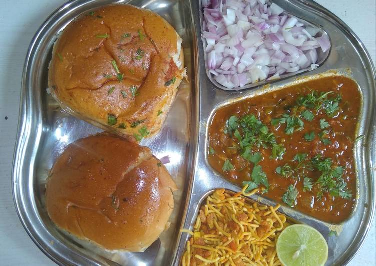 Recipe of Favorite Mumbai Style Pav Bhaji