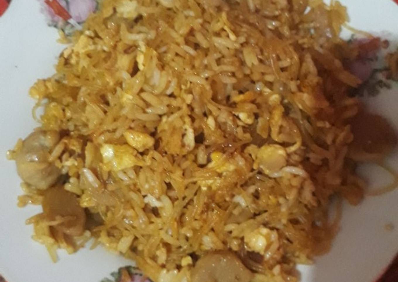Nasi goreng bihun bakso