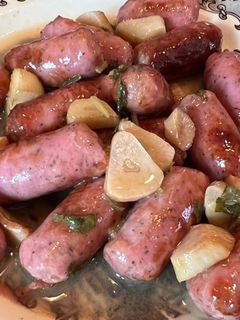 Una foto de Salchichas al vino