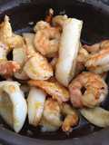 Cazuela de mariscos estilo español