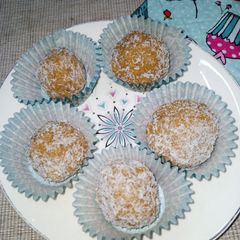 A picture of Bengal Gram Halvah Balls.