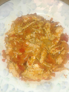 Una foto de Pollo con verduras