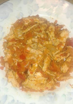 Una foto de Pollo con verduras