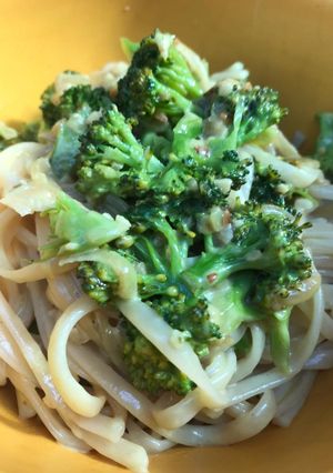 Una foto de Pastas con brócoli y crema