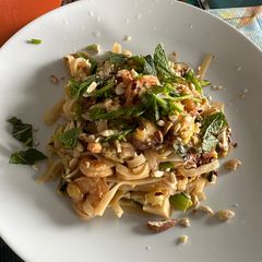 A picture of Prawn Pad Thai.
