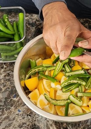 A picture of Lemon chilli pickle.