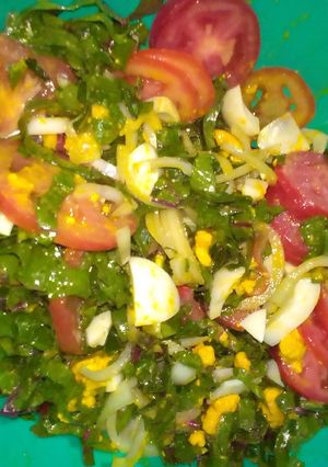 Una foto de Ensalada con hojas de remolacha.. Riquísima