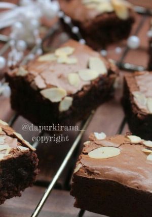 Foto resep Brownies Mengkilap Almond (tutorial)