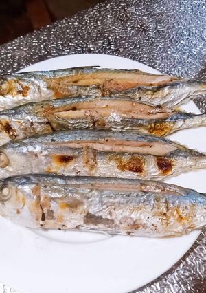 Hình của món Cá bạc má nướng than hoa.