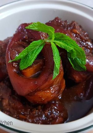 A picture of Pork hock in sweet soy sauce.