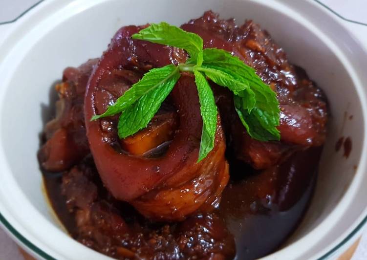 Easiest Way to Make Super Quick Homemade Pork hock in sweet soy sauce