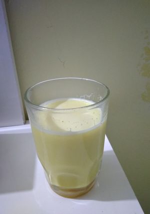 A picture of Haldi ka dudh.