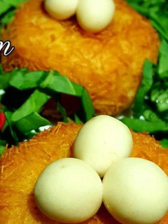 A picture of Bird’s nest with cheese balls.