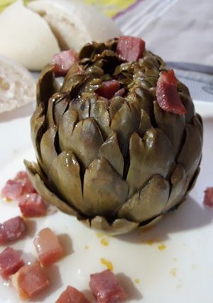Foto principal de Alcachofas con jamón o "carxofetes ofegaetes"