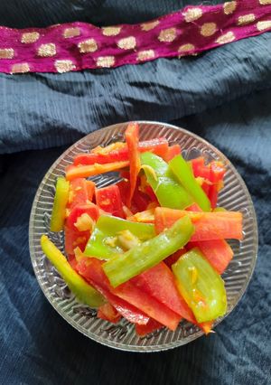 અથાણું (Pickle Recipe in Gujarati) રેસીપી મુખ્ય ફોટો