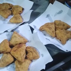 A picture of Chicken Samosa 😋😋😋.