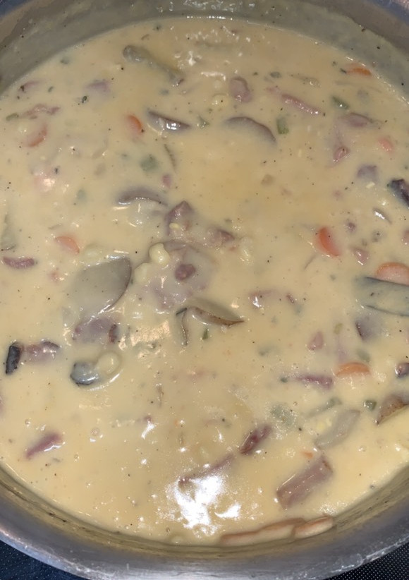 A picture of Ham and corn chowder.