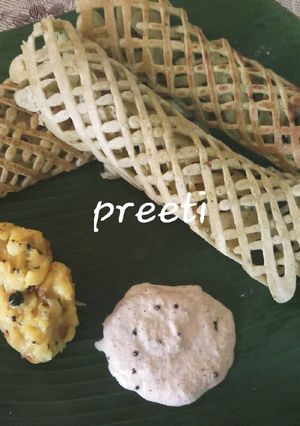 A picture of Spinach net dosa.