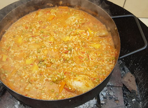 Una foto de Arroz con pollo al disco!