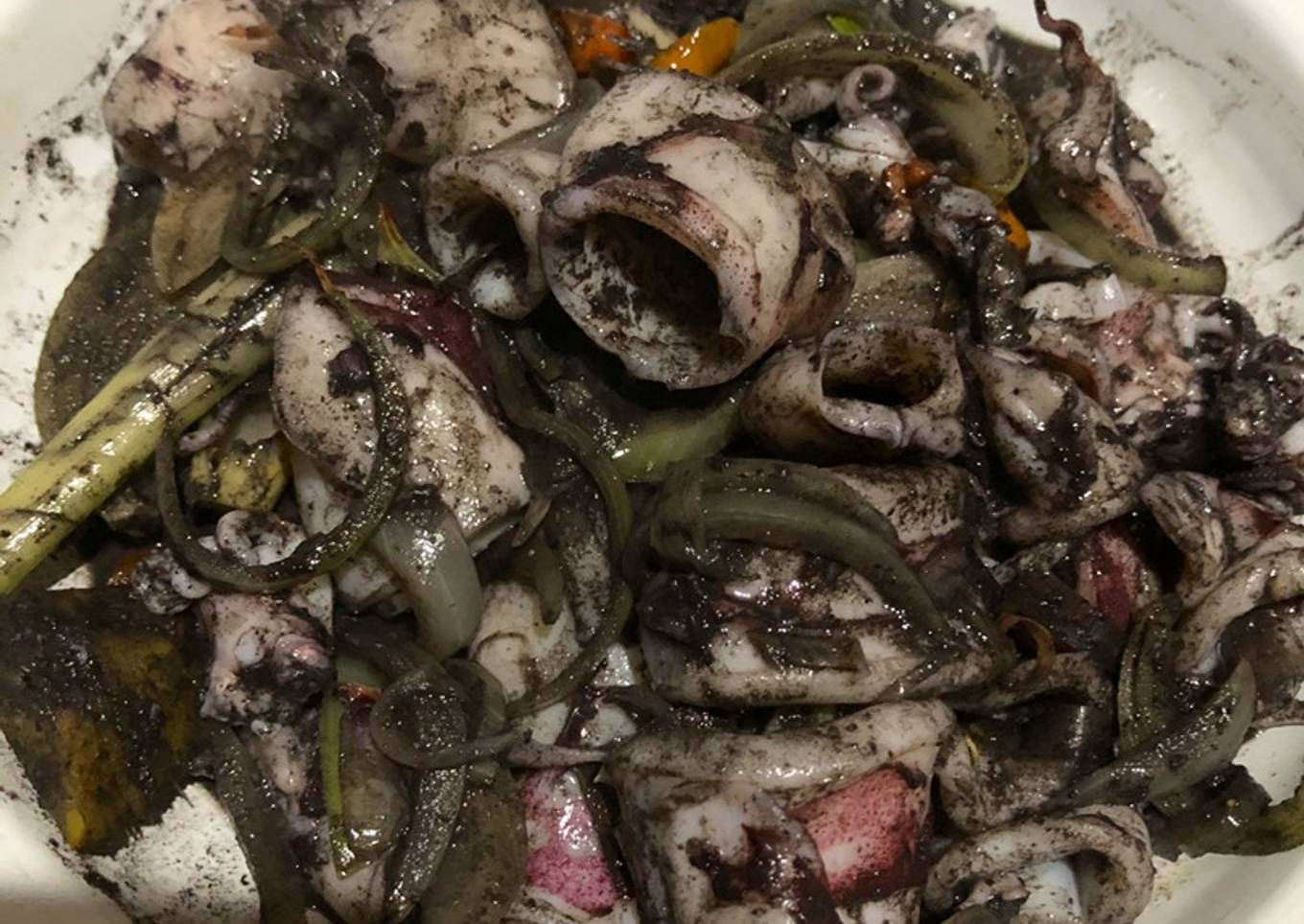 17. Cumi-cumi hitam yang dimasak