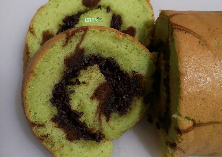 Greentea Roll Cake (Bolu Gulung Aroma Greentea)