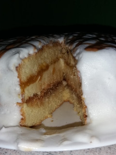 Una foto de Torta básica de manjar y crema pastelera