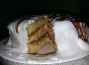 Una foto de Torta básica de manjar y crema pastelera