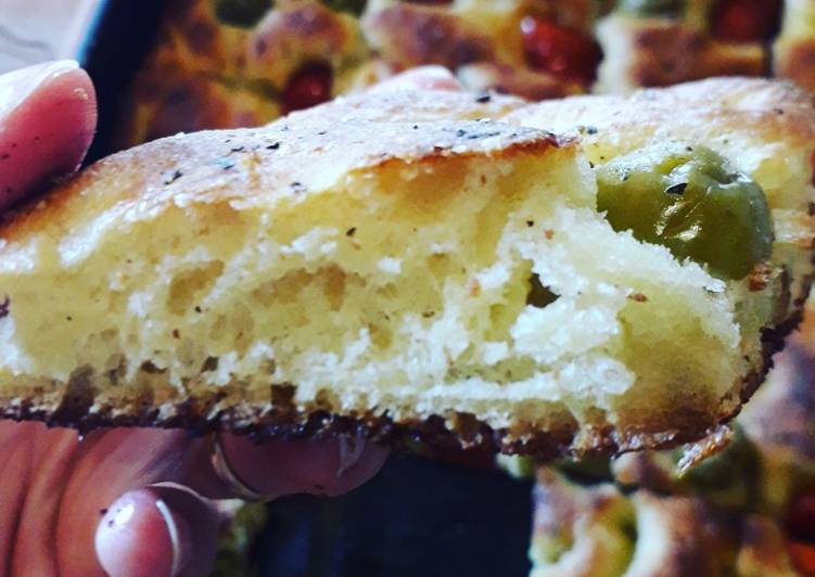 Recetta di Premiato Idee Buffet fatto in casa: Focaccia pugliese