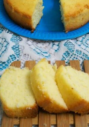 A picture of Cream Cheese Pound Cake.